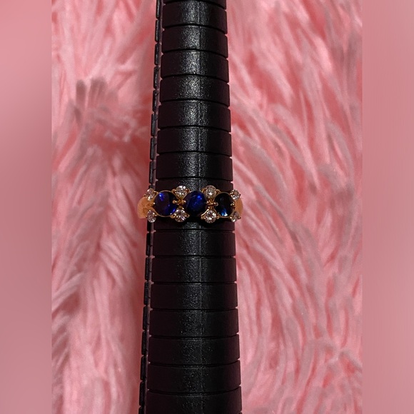 K18Yellow GOLD Natural SAPPHIRE 3 STONE RING with Diamond 0.3ct accent Size 6.5 - Picture 5 of 9